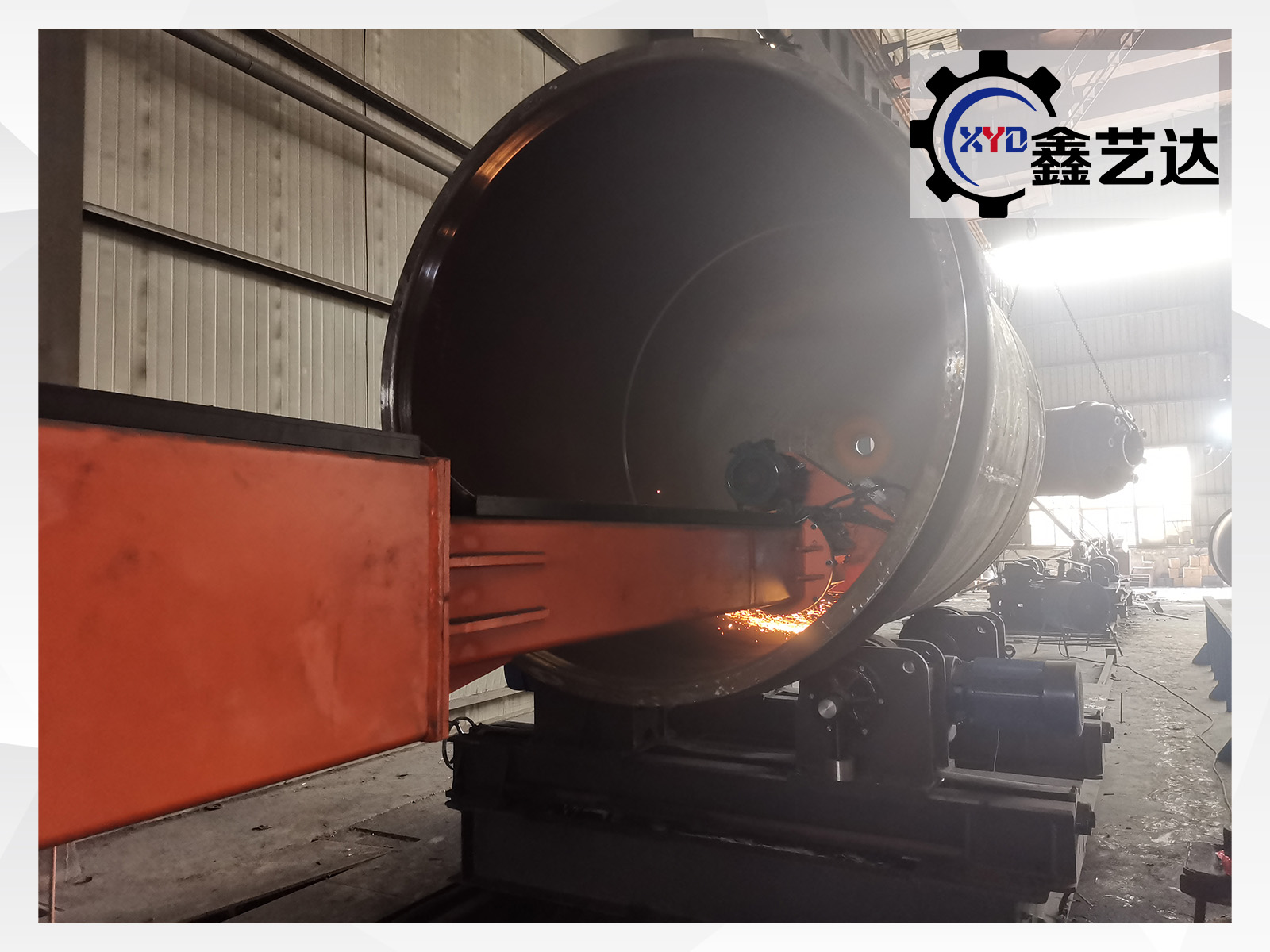 搪瓷反應(yīng)釜拋光機(jī)